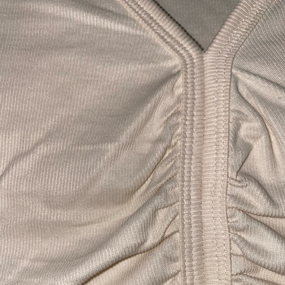 Forever 21 | Cream Long Sleeve Scrunched Tee - Picture 2 of 2